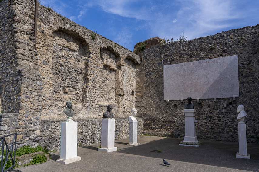 Square with busts of famous people at the Antiquarium of Pompeii