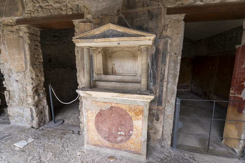 Lararium fresco in the House of the Golden Cupids in Pompeii