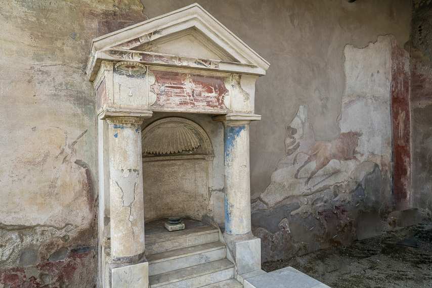 Decorated larian in the House of the Ephebe at Pompeii