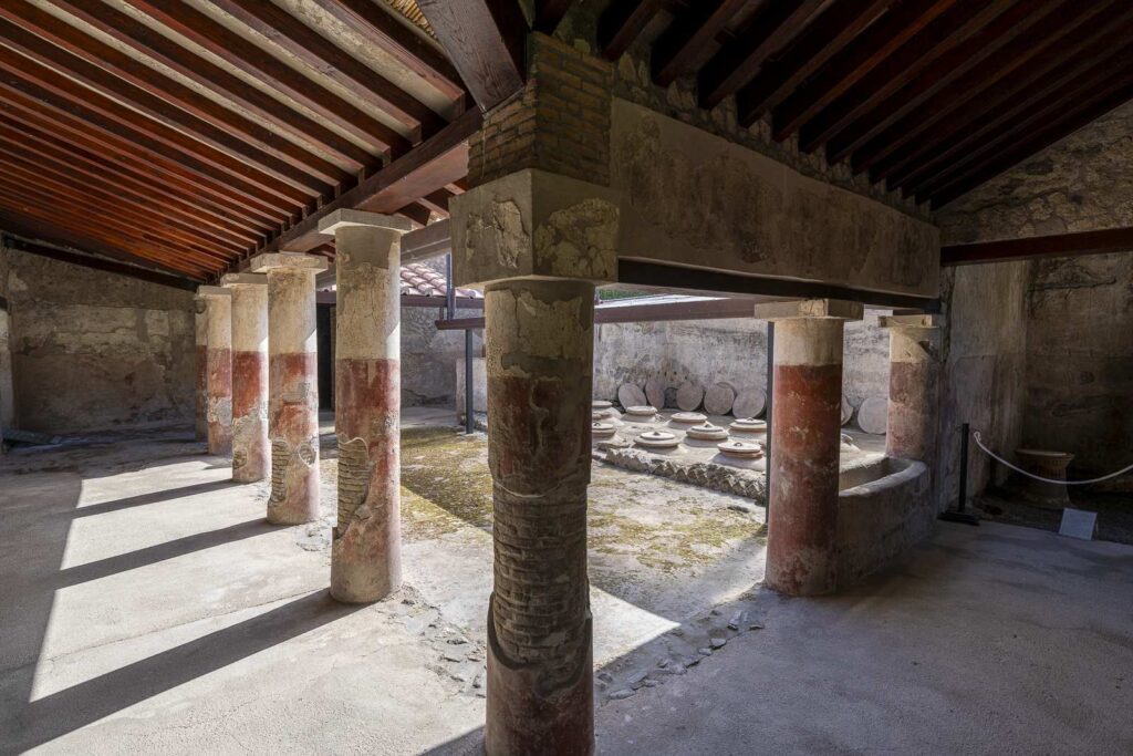 Interior of the Villa Regina in Boscoreale with painted columns